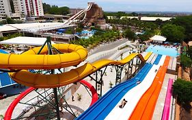 Spazzio Diroma Com acesso gratuíto ao Acqua Park - D